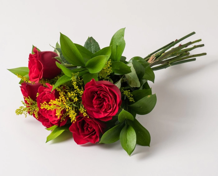 Ramo de 6 Rosas Rojas | Entrega de flores en línea por Isabela flores