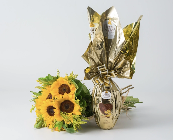 Buquê de Girassóis e Ovo de Páscoa Ferrero Rocher