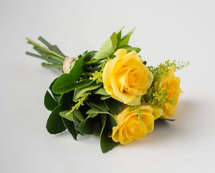 Buquê de 3 Rosas Amarelas | Isabela Flores