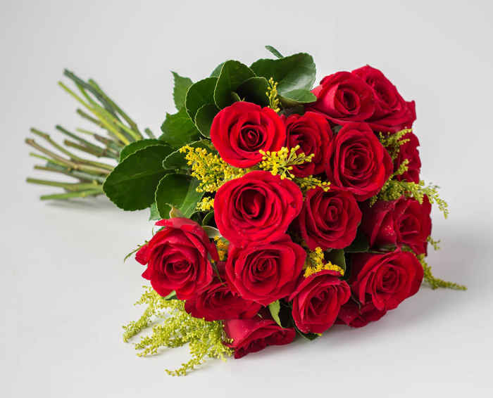 Buquê Tradicional de 19 Rosas Vermelhas