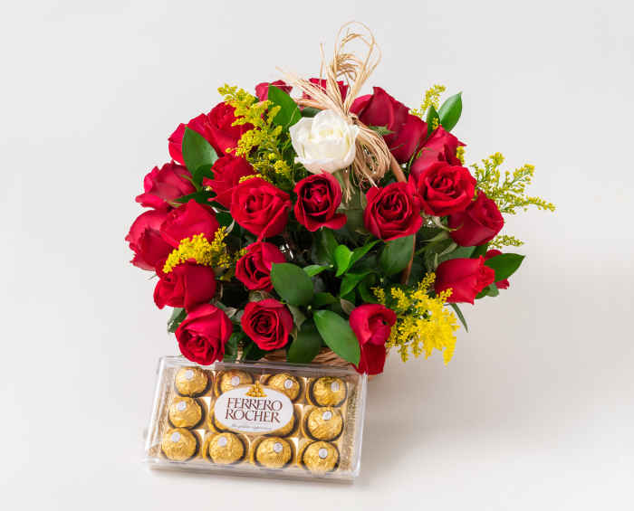 Cesta com 39 Rosas Vermelhas e 1 Rosa Solitária de Outra Cor e Chocolates