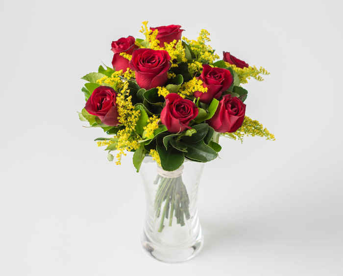 Arranjo de 8 Rosas Vermelhas em Vaso